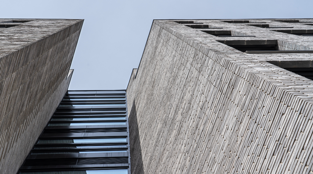 ENASTÅENDE ARKITEKTUR FÖRTJÄNAR ENASTÅENDE MATERIAL .